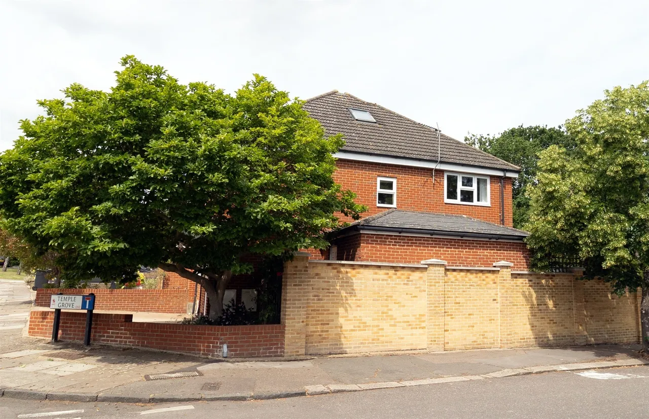 Temple Grove, Enfield, EN2, photo 16