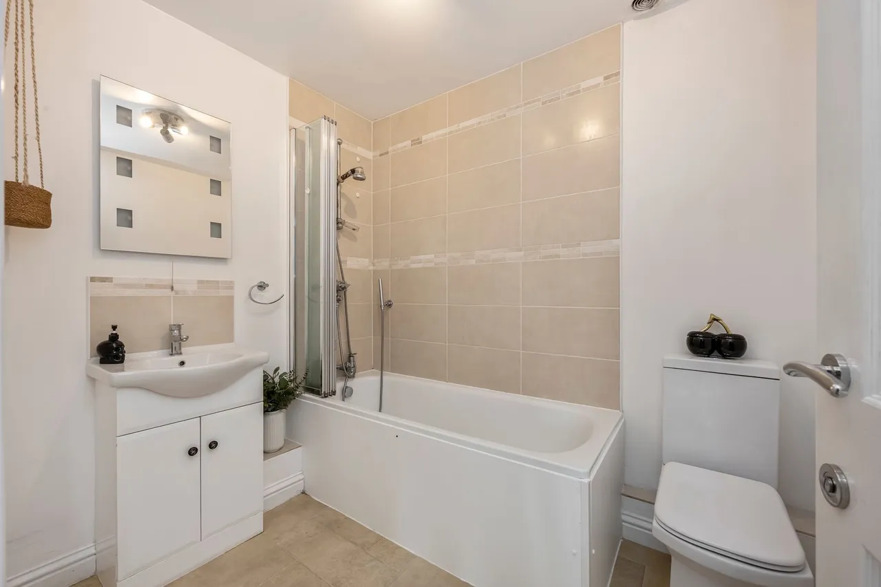 Blackbridge Lane, Horsham, RH12, photo 12