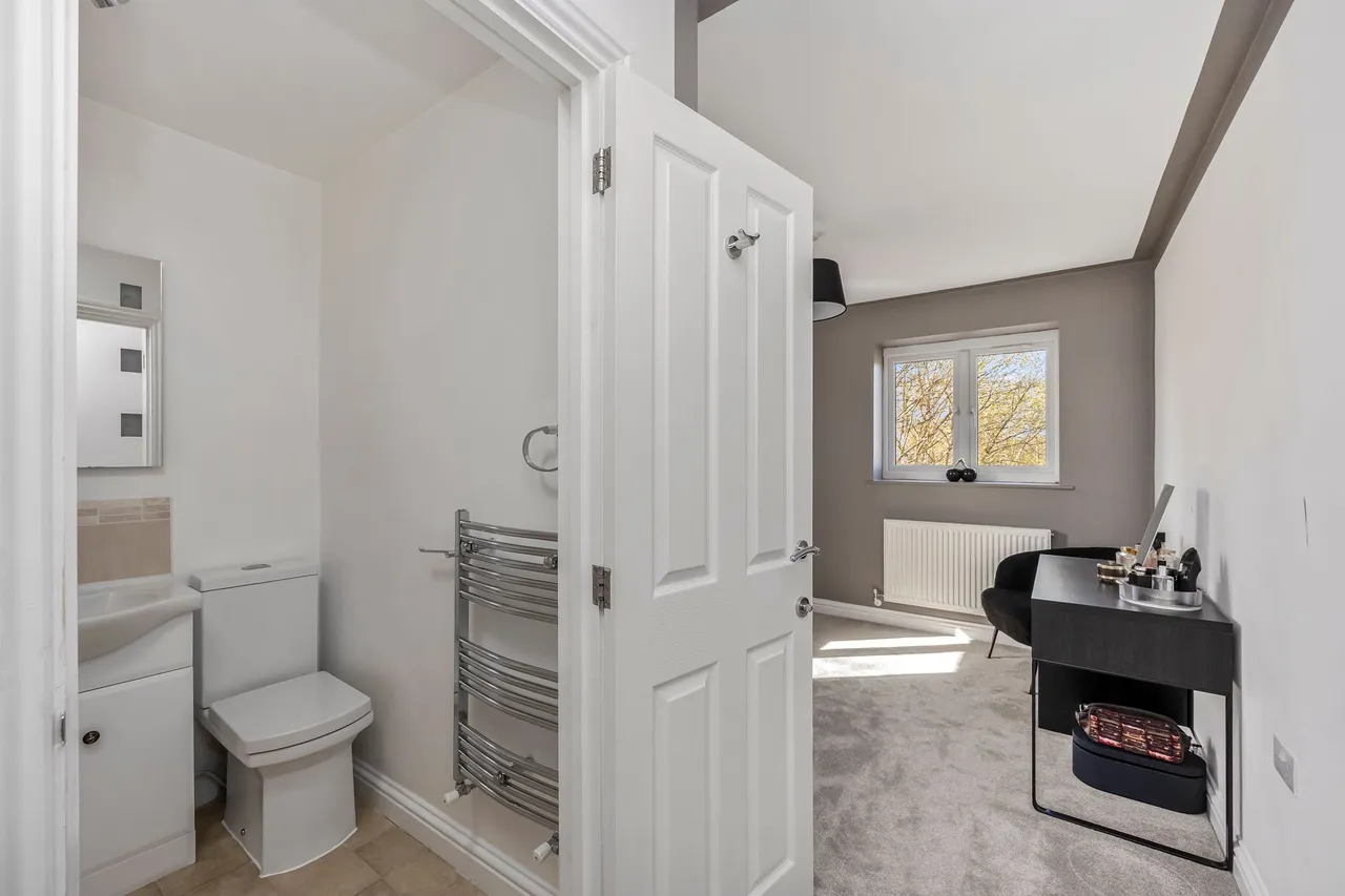 Blackbridge Lane, Horsham, RH12, photo 9