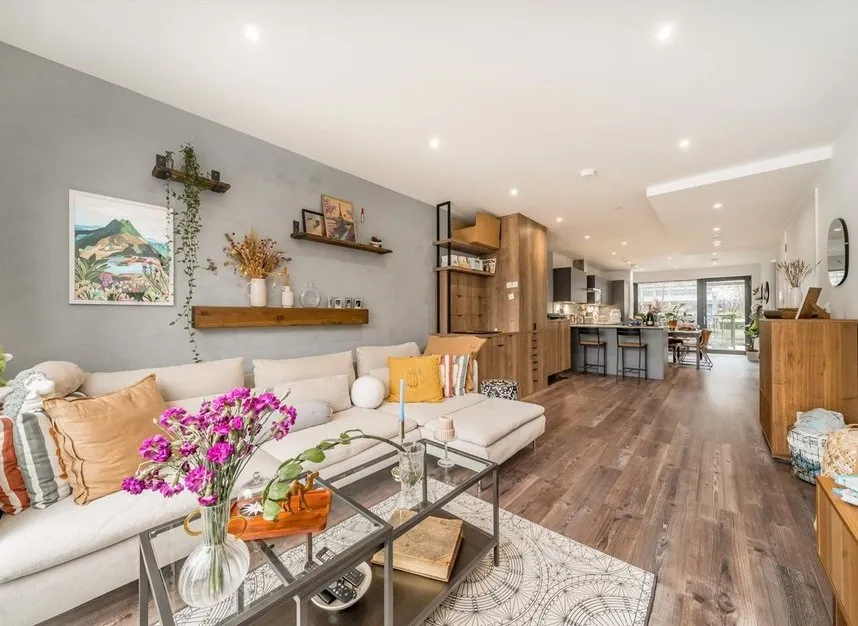 2 bed flat for sale — Wallis Road, Hackney Wick, E9