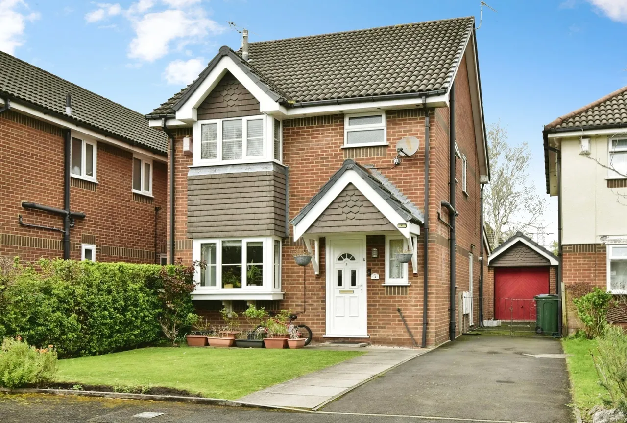 3 bed house for sale — Templeton Drive, Altrincham, WA14