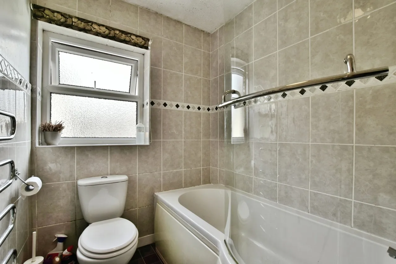 Templeton Drive, Altrincham, WA14, photo 12