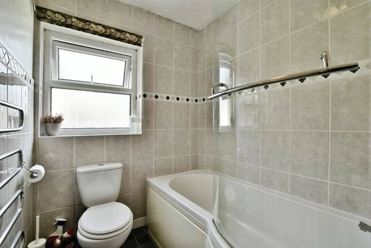 Templeton Drive, Altrincham, WA14, photo 14