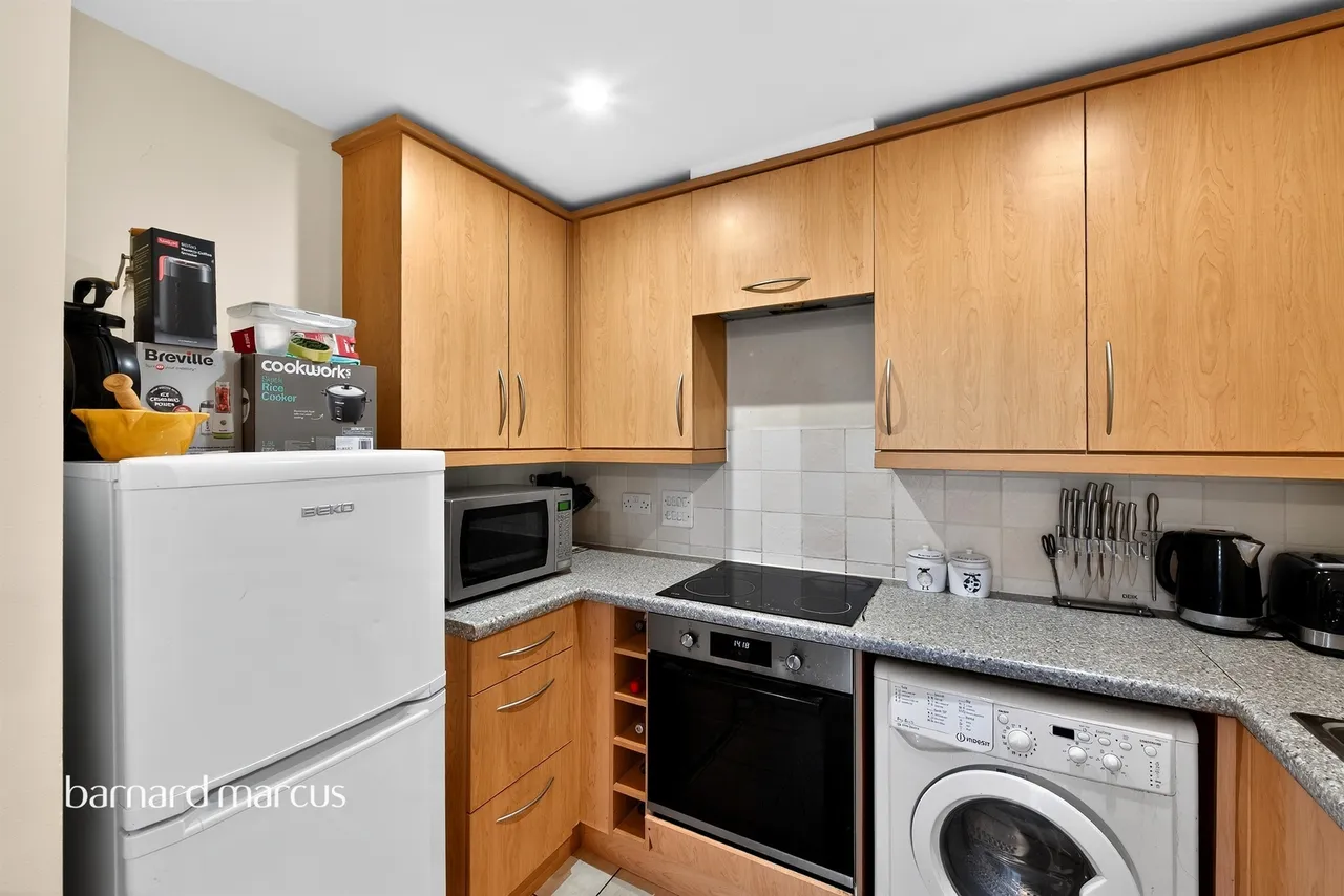 Bedfont Lane, Feltham, photo 2