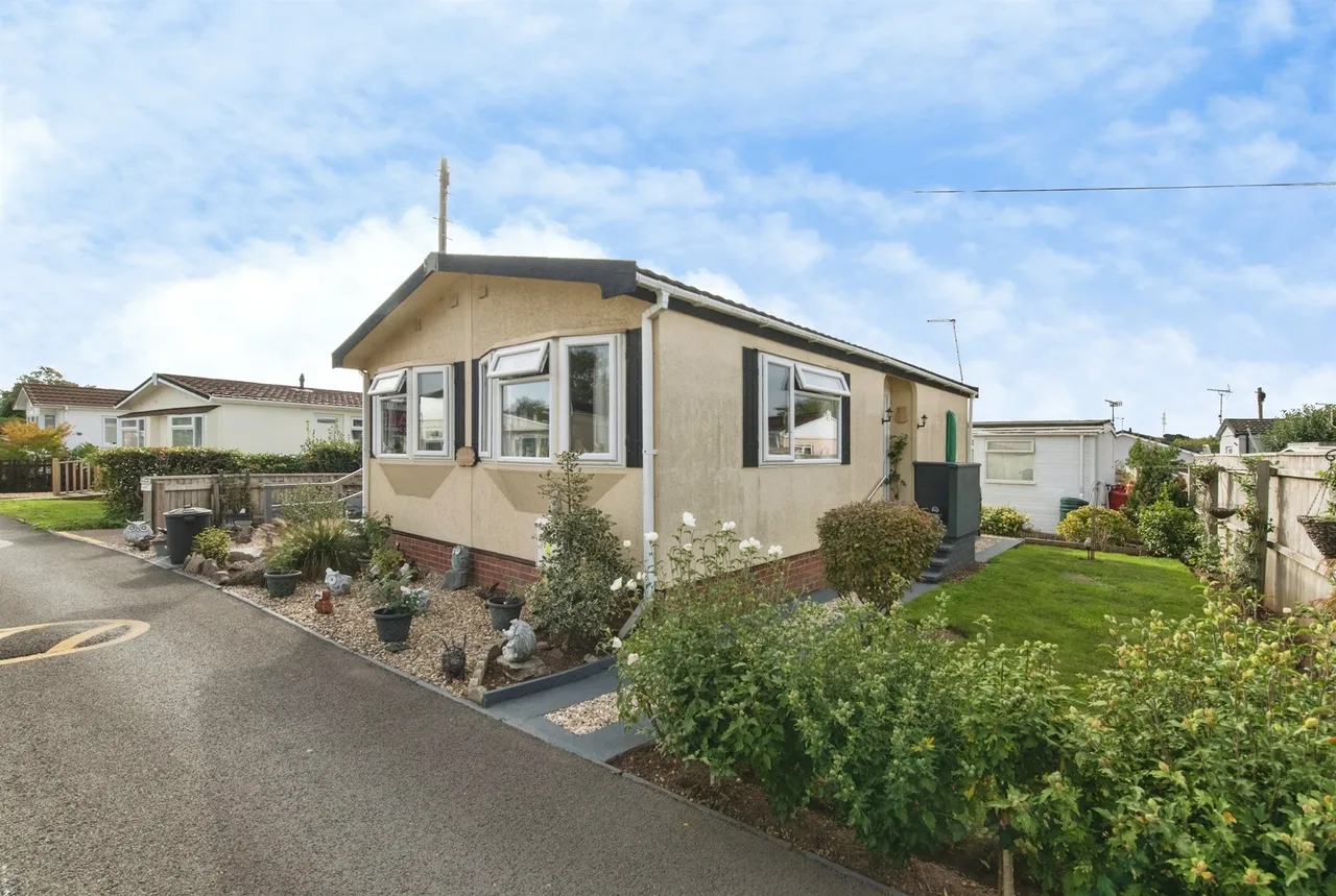 2 bed park home for sale, Second Avenue, Newport Park, EX2