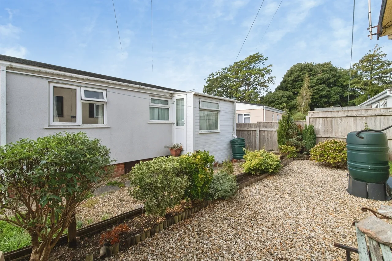 Second Avenue, Newport Park, EX2, photo 12