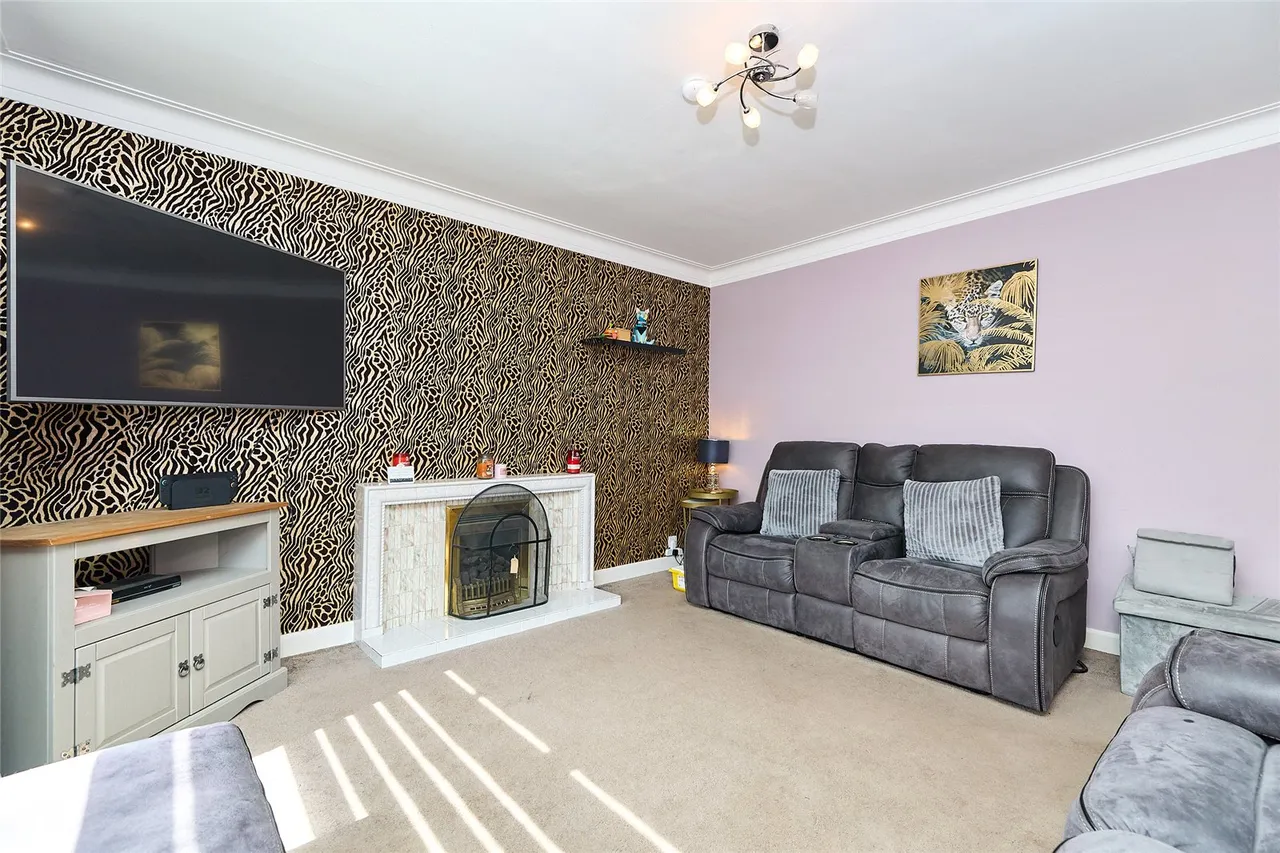 Glen Gardens, Dyce, AB21, photo 3