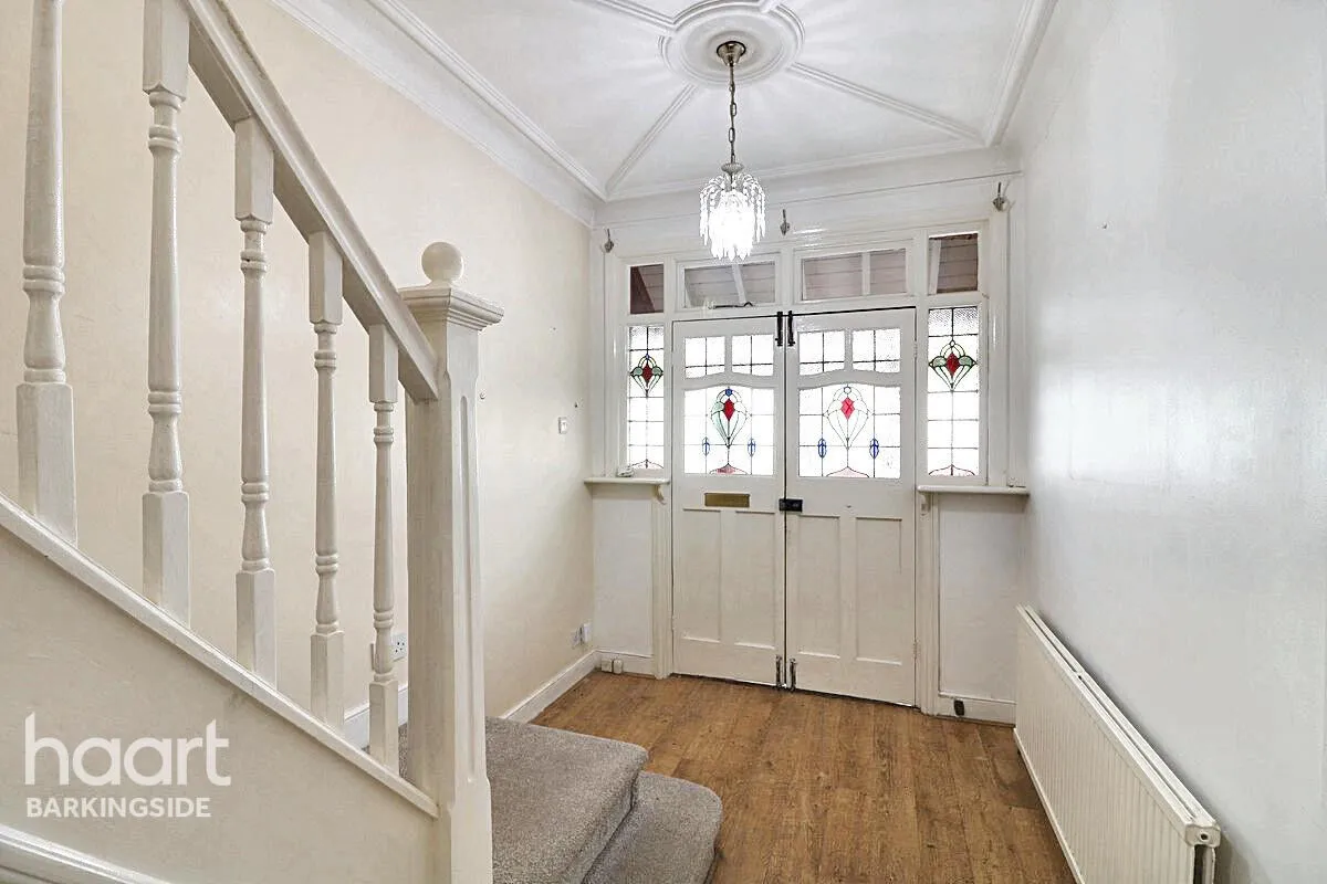 Campbell Avenue, Barkingside, IG6, photo 4