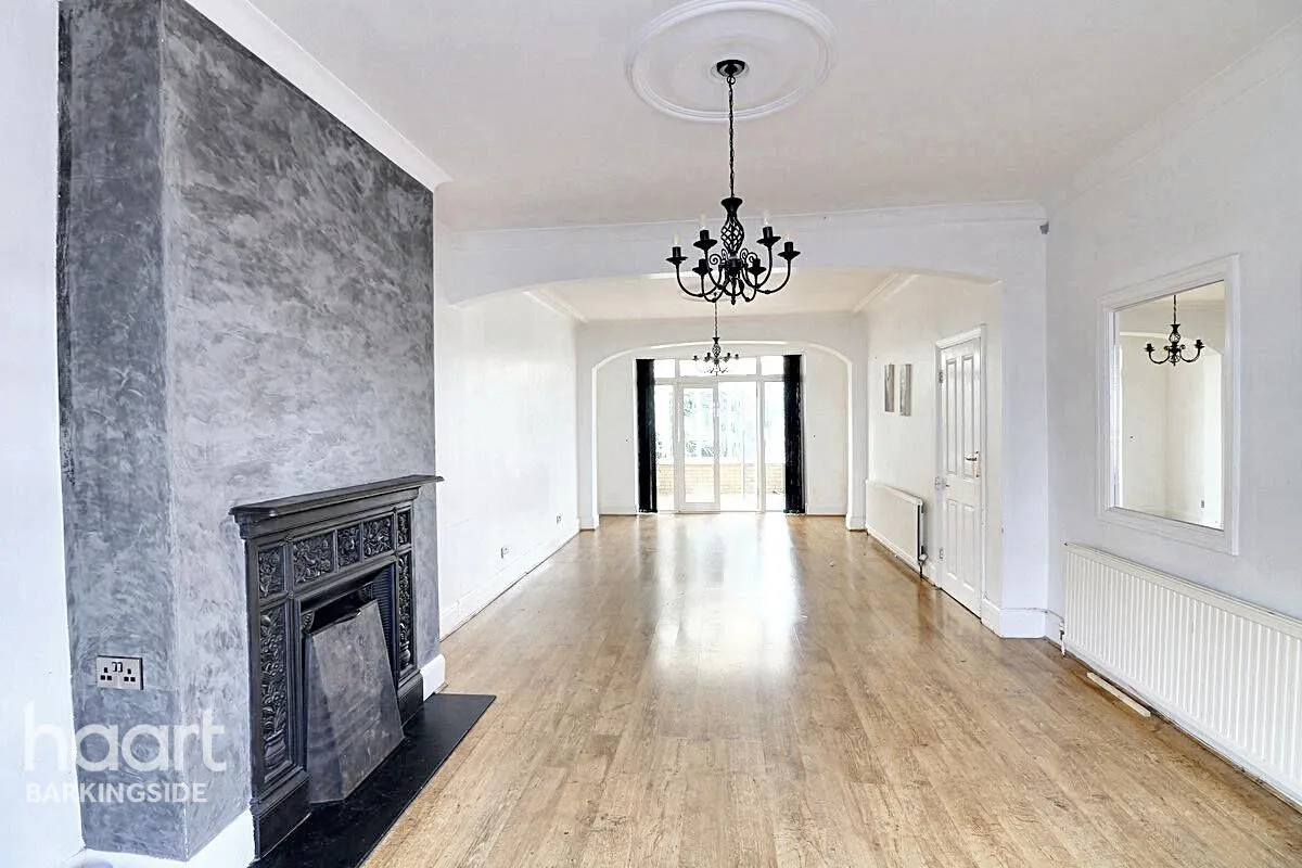 Campbell Avenue, Barkingside, IG6, photo 6