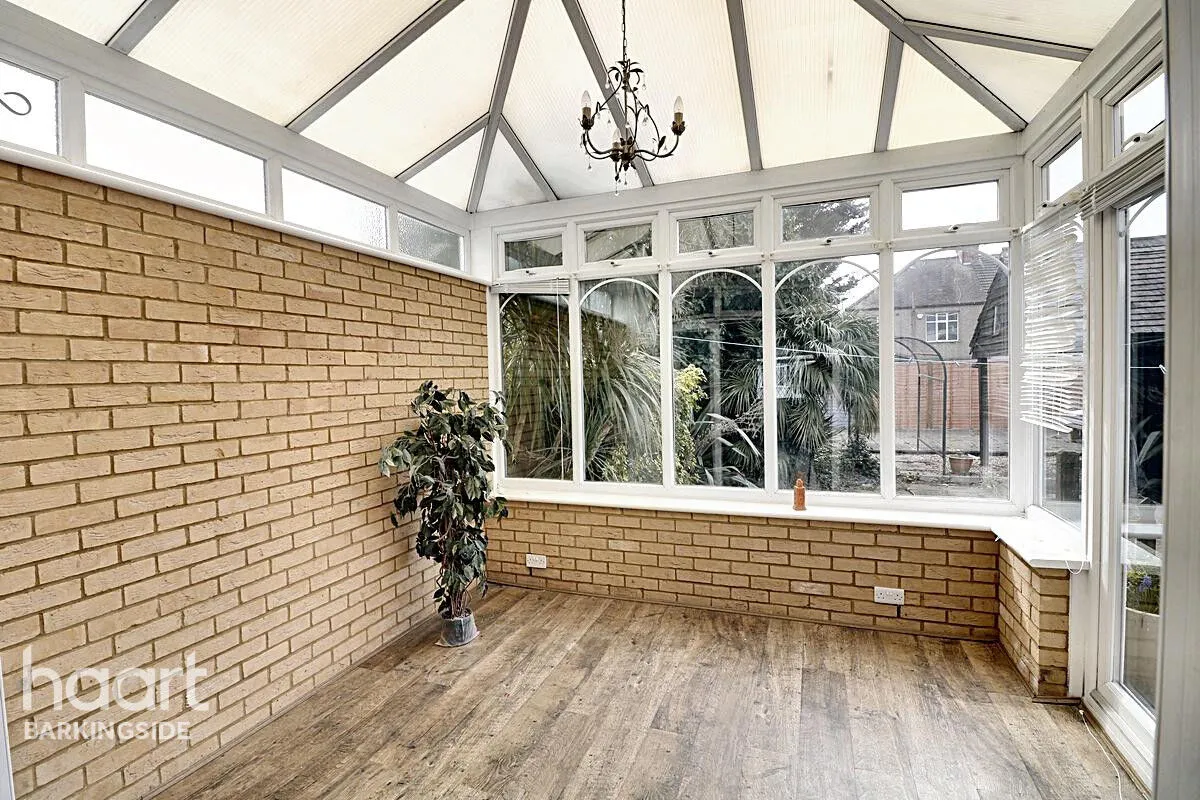 Campbell Avenue, Barkingside, IG6, photo 12