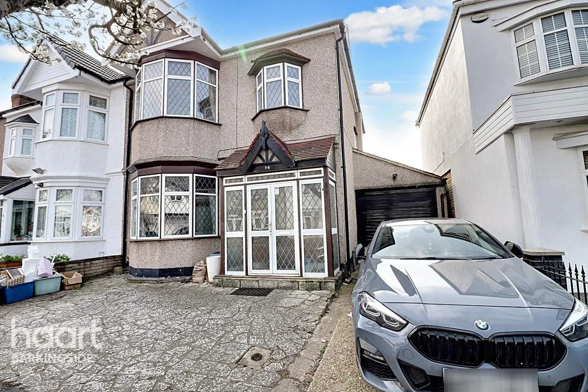 4 bed house for sale, Campbell Avenue, Barkingside, IG6