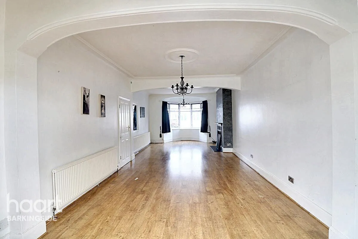 Campbell Avenue, Barkingside, IG6, photo 5