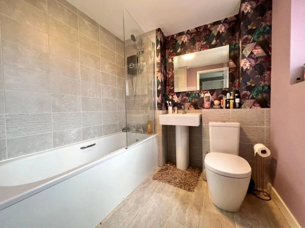 Middleton Little Road, Allerton Bywater, WF10, photo 6