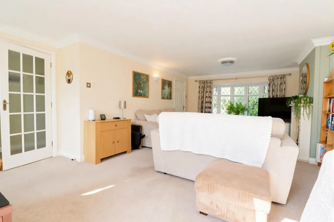 Essex Drive, Stoke-On-Trent, photo 7