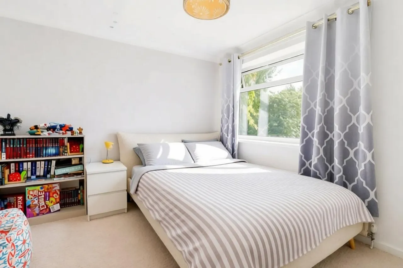 Essex Drive, Stoke-On-Trent, photo 17