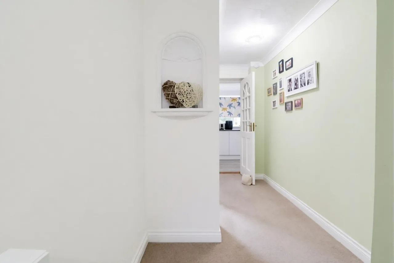 Essex Drive, Stoke-On-Trent, photo 15