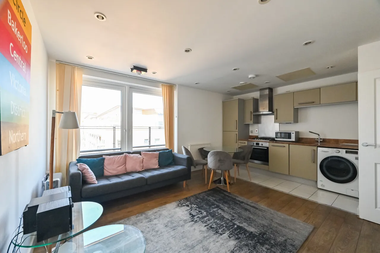 Flat 502, Lime View Apartments, 2 John Nash Mews, London, photo 9