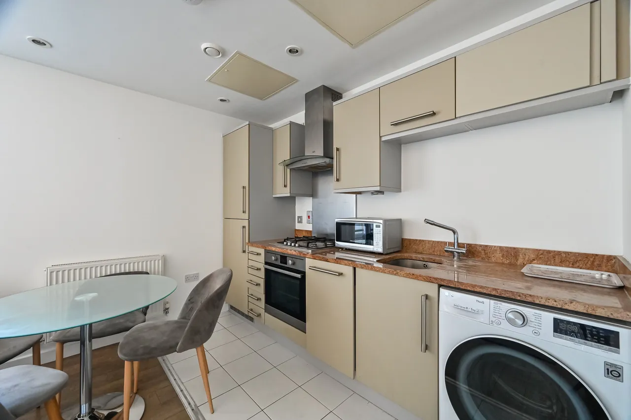 Flat 502, Lime View Apartments, 2 John Nash Mews, London, photo 7