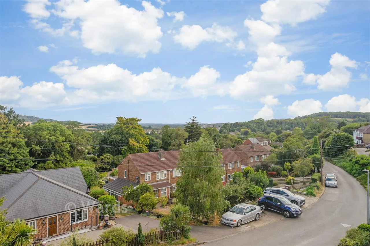 Pilgrims Way, Cuxton, ME2, photo 13