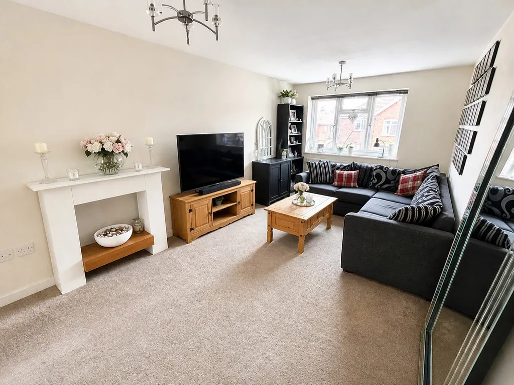 Laurel Avenue, Englefield Green, photo 4
