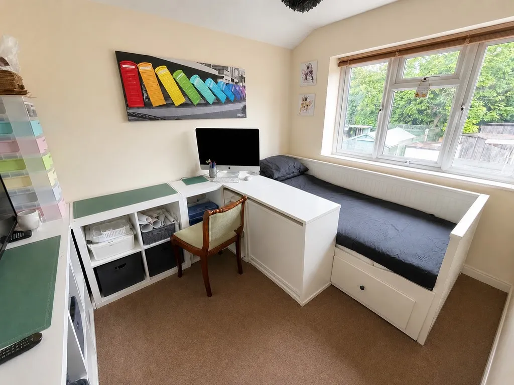 Laurel Avenue, Englefield Green, photo 5