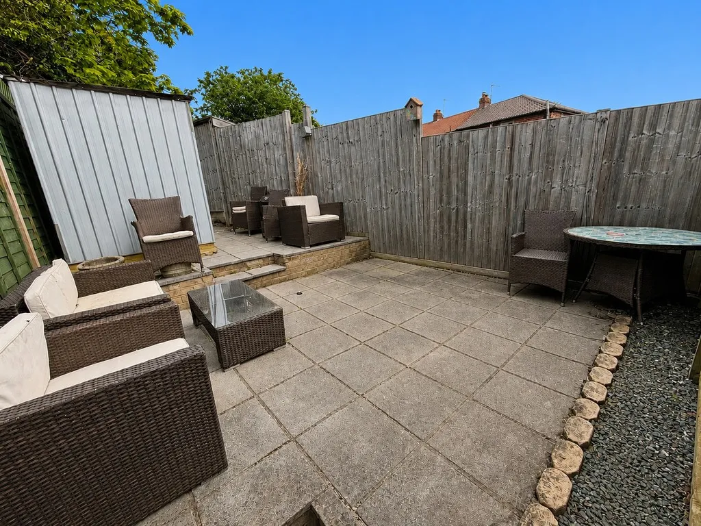 Laurel Avenue, Englefield Green, photo 9