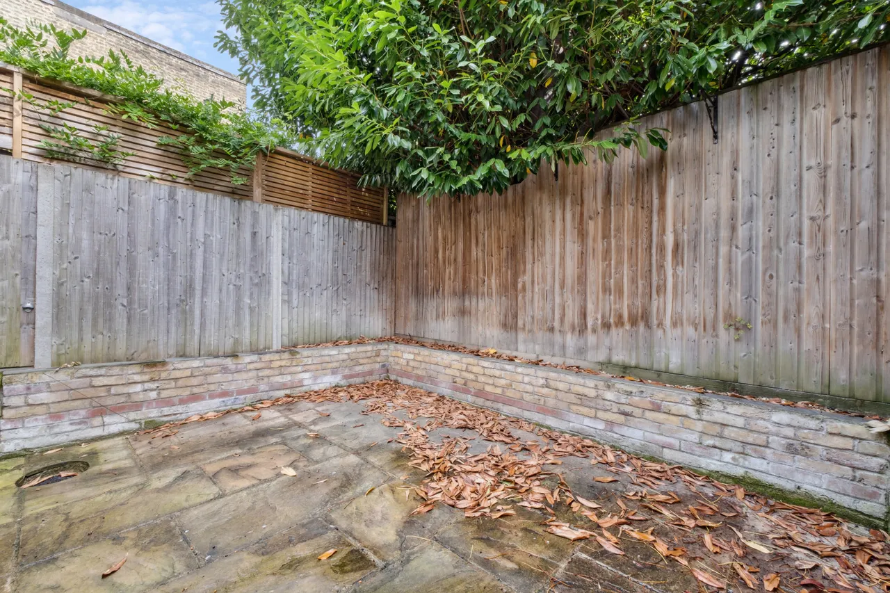 St. Ann's Hill, London, SW18, photo 14