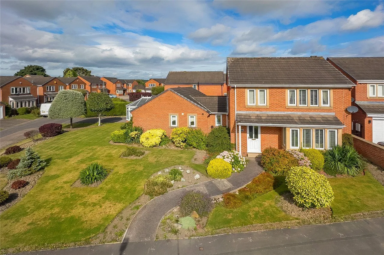 Hill Top Lane, Tingley, WF3, photo 31
