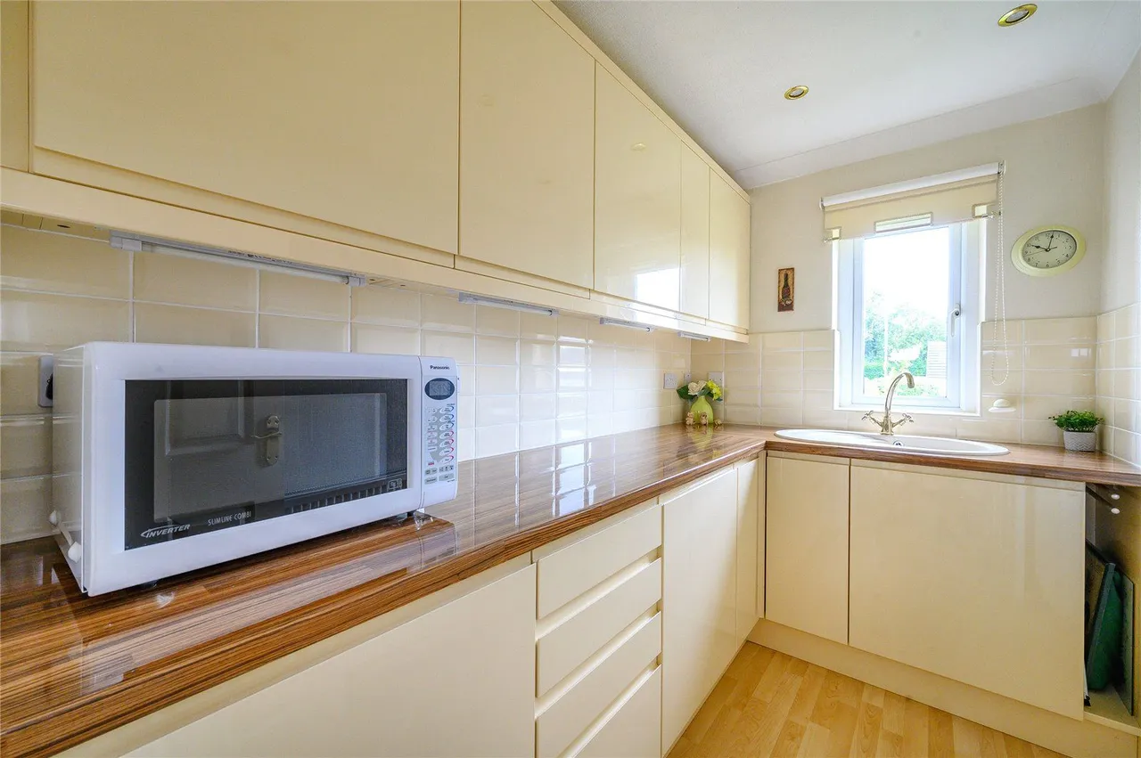 Hill Top Lane, Tingley, WF3, photo 17