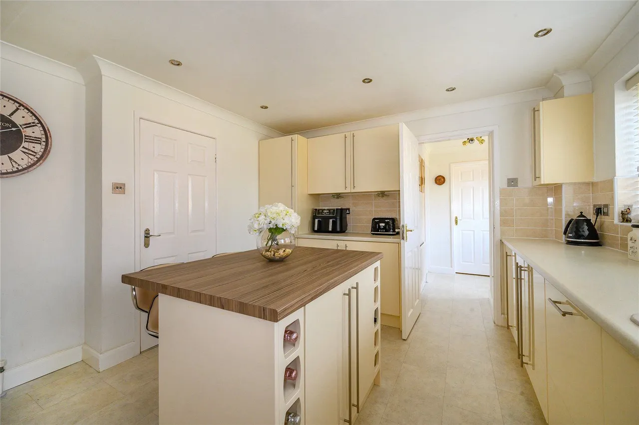 Hill Top Lane, Tingley, WF3, photo 27