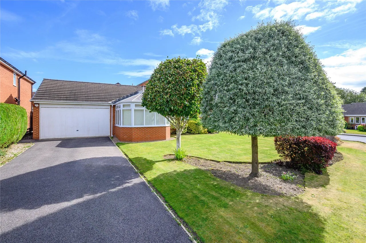 Hill Top Lane, Tingley, WF3, photo 12