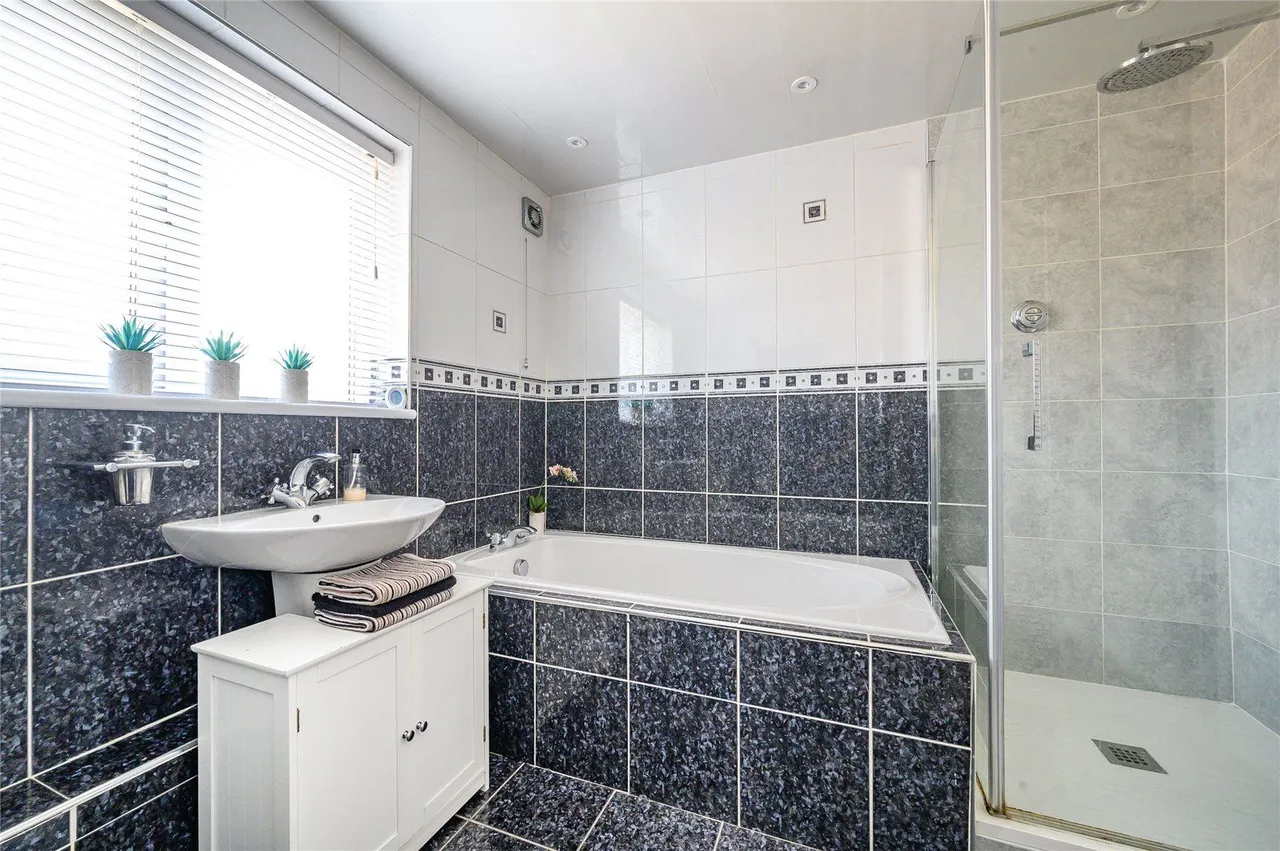 Hill Top Lane, Tingley, WF3, photo 10