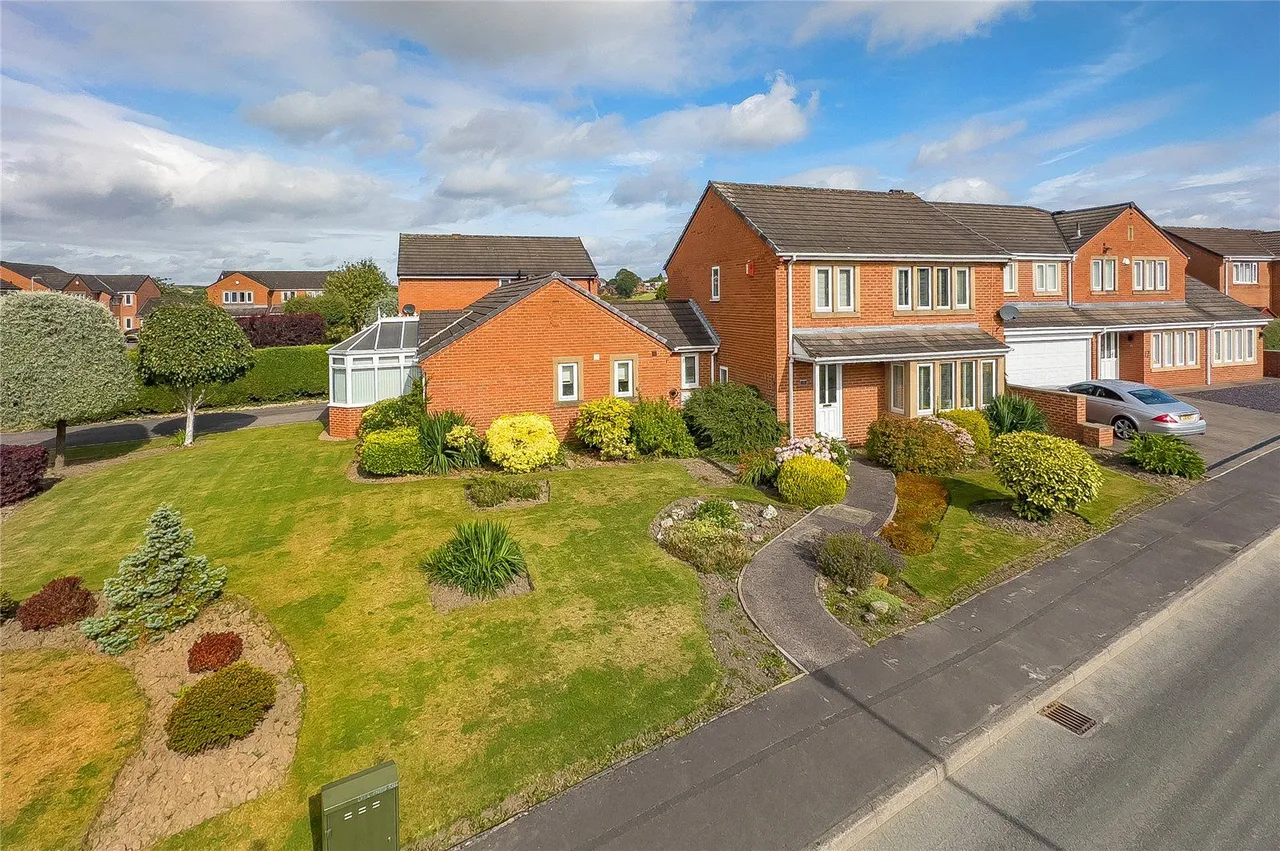 Hill Top Lane, Tingley, WF3, photo 30