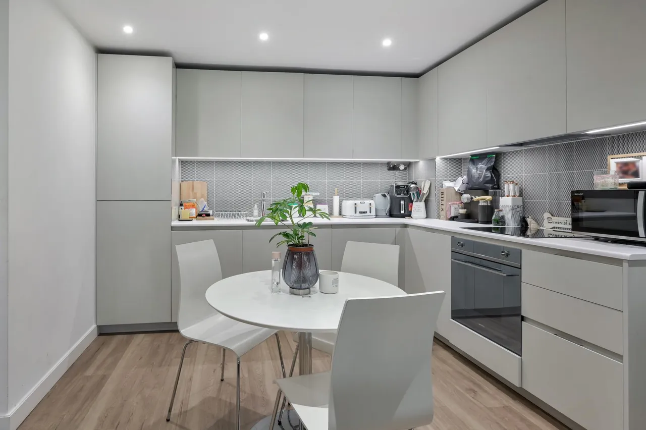 Celeste House, London, NW9, photo 2
