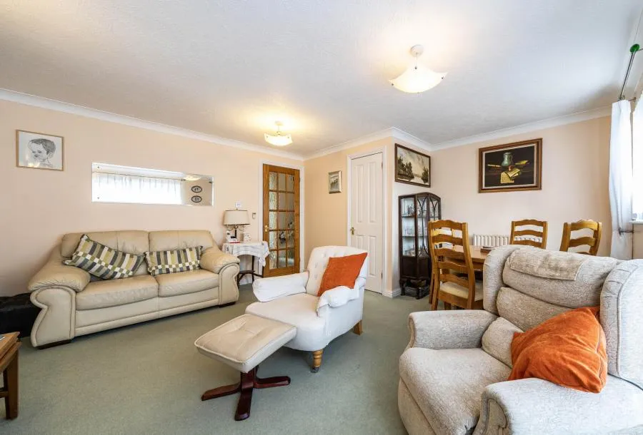 Elizabeth Close, Cheam, SM1, photo 5
