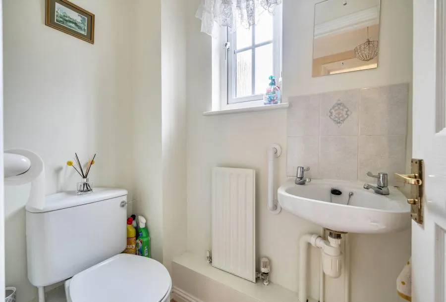 Elizabeth Close, Cheam, SM1, photo 6