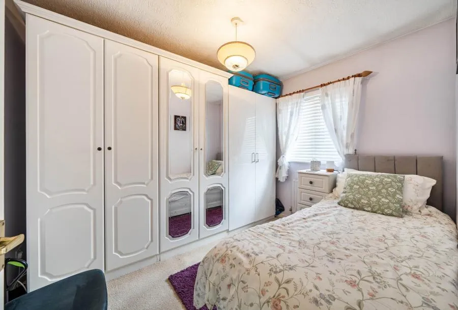 Elizabeth Close, Cheam, SM1, photo 9