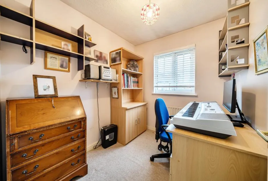 Elizabeth Close, Cheam, SM1, photo 10