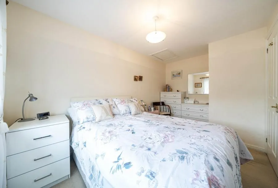 Elizabeth Close, Cheam, SM1, photo 7