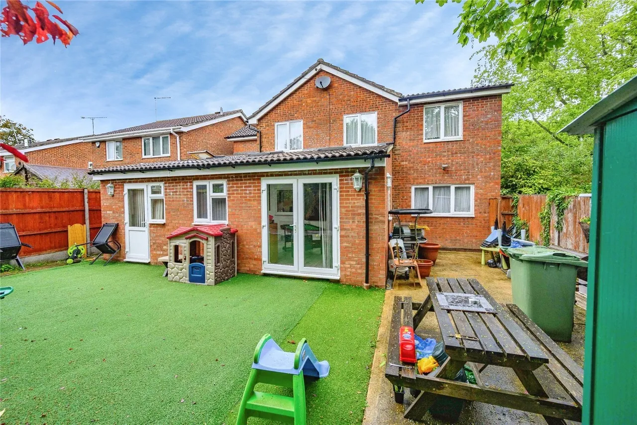 Longbrooke, Houghton Regis, Dunstable, Bedfordshire, LU5, photo 2