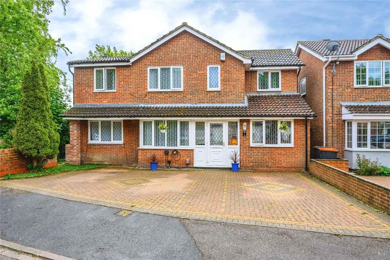 5 bed house for sale — Longbrooke, Houghton Regis, Dunstable, Bedfordshire, LU5