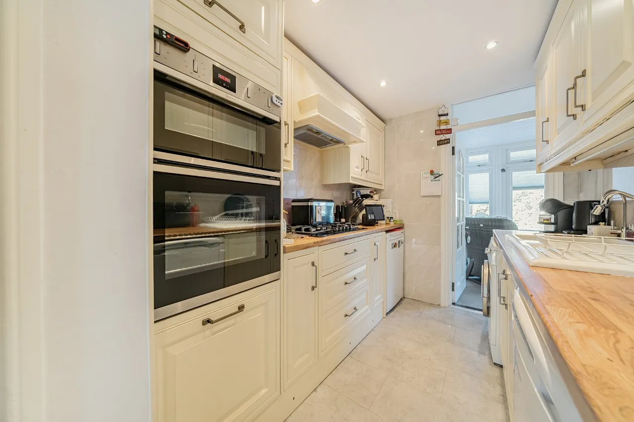 Rochdale Road, SE2, photo 14