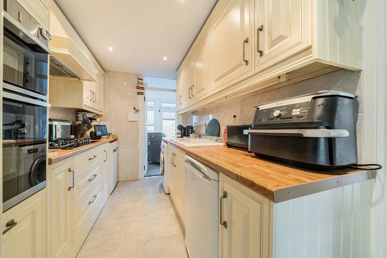 Rochdale Road, SE2, photo 4