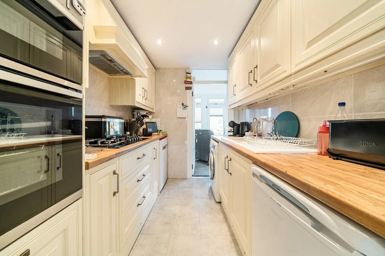 Rochdale Road, SE2, photo 15