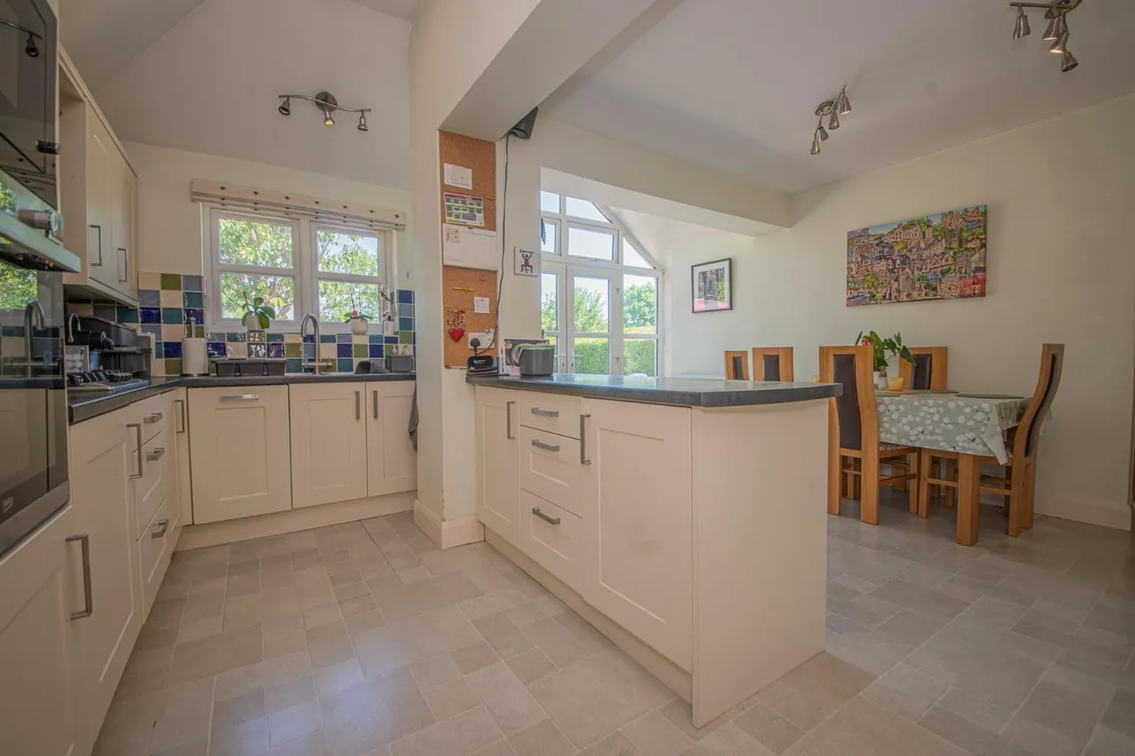 Lower Moors Road, Colden Common, Winchester, SO21 1SG, photo 4