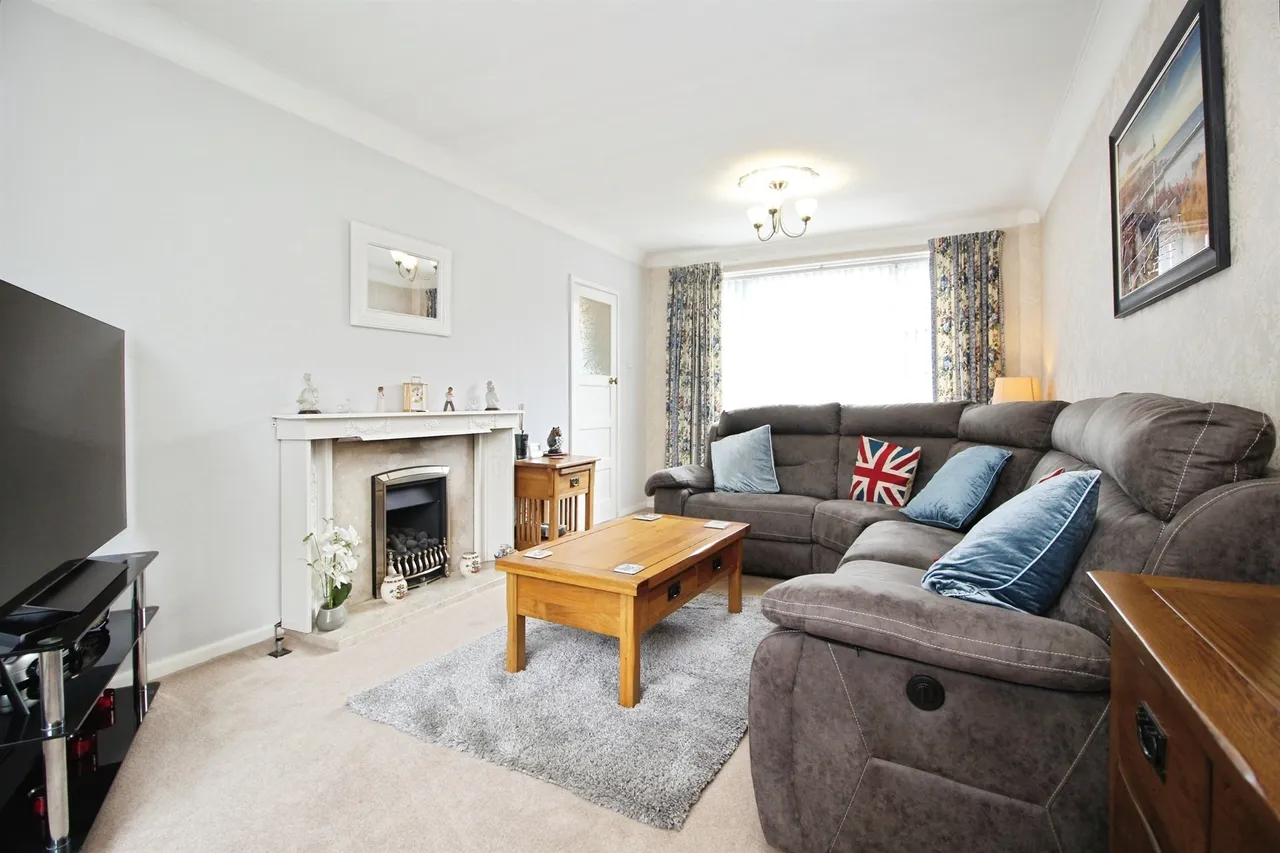 Ring Road, Middleton, Leeds, photo 3
