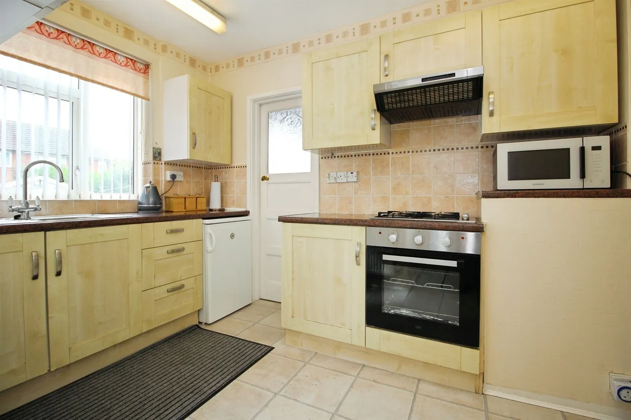 Ring Road, Middleton, Leeds, photo 2