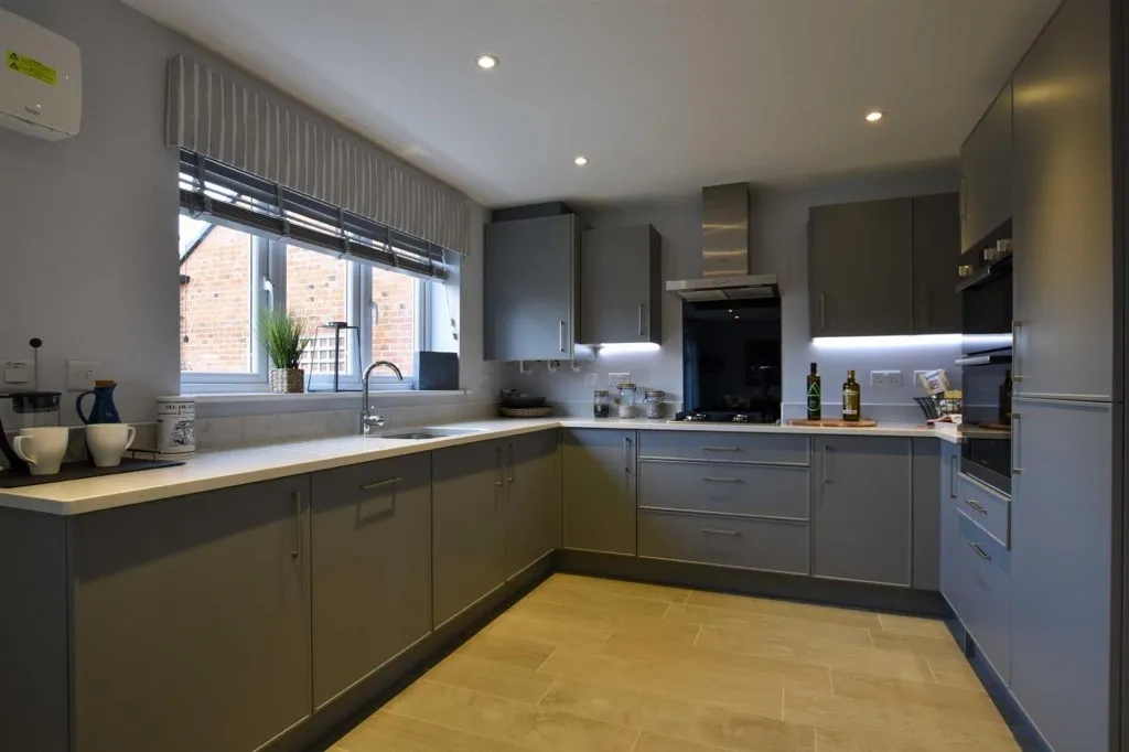 Irthlingborough Road North, Wellingborough, NN8, photo 6