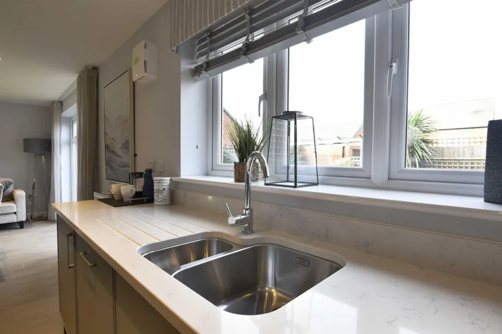 Irthlingborough Road North, Wellingborough, NN8, photo 8