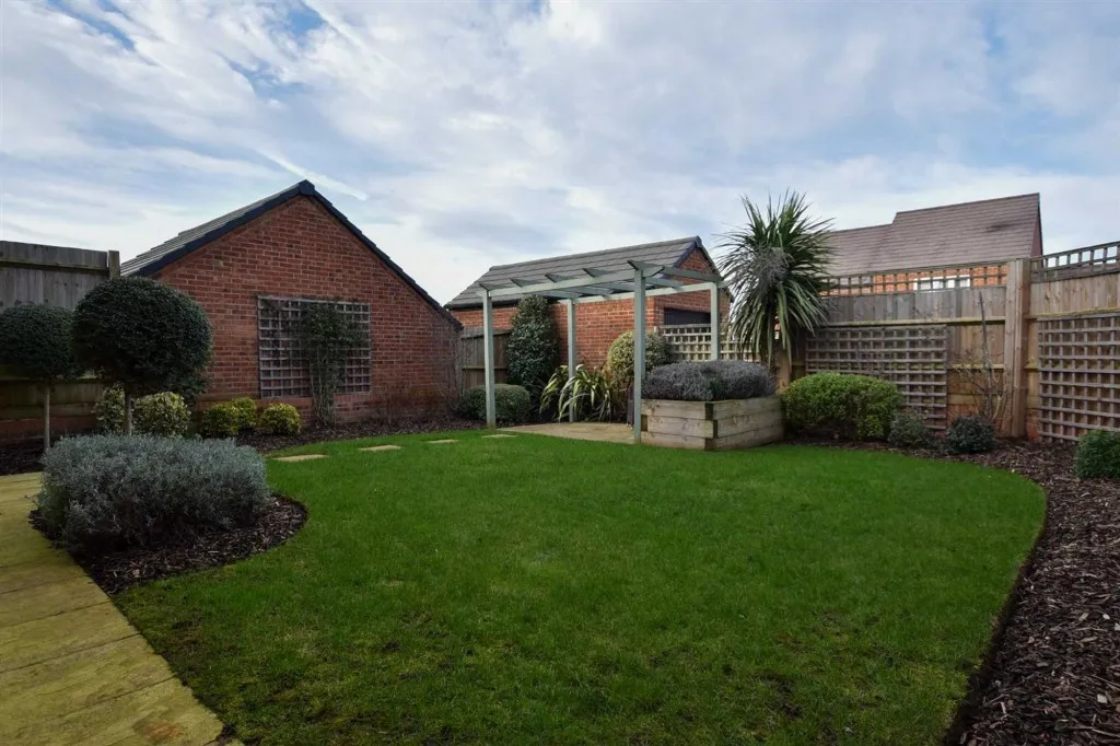 Irthlingborough Road North, Wellingborough, NN8, photo 22